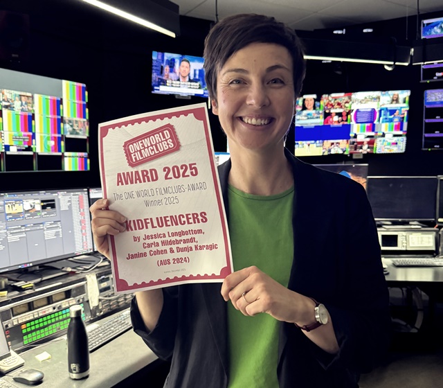 award 25 jessica 640